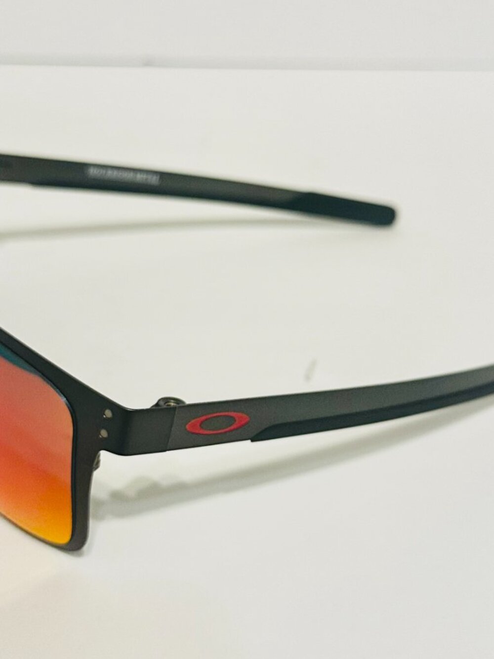 Oakley sunglasses - Picture 2 of 3